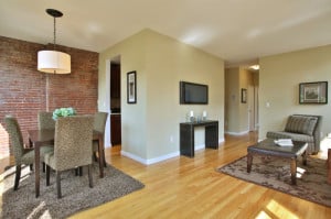 142_Commercial-Street_401_Living-Room-Photo-1_800-M