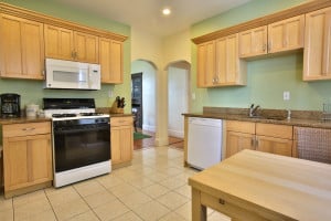 14_WoodlawnStreet_1_KitchenPhoto