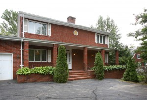 440_West-Roxbury-Parkway__Exterior-Photo_800-M