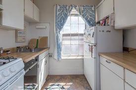 88 MT Vernon Street.  (2 of 6)