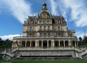 article-2315226-197E6F1F000005DC-873_970x704