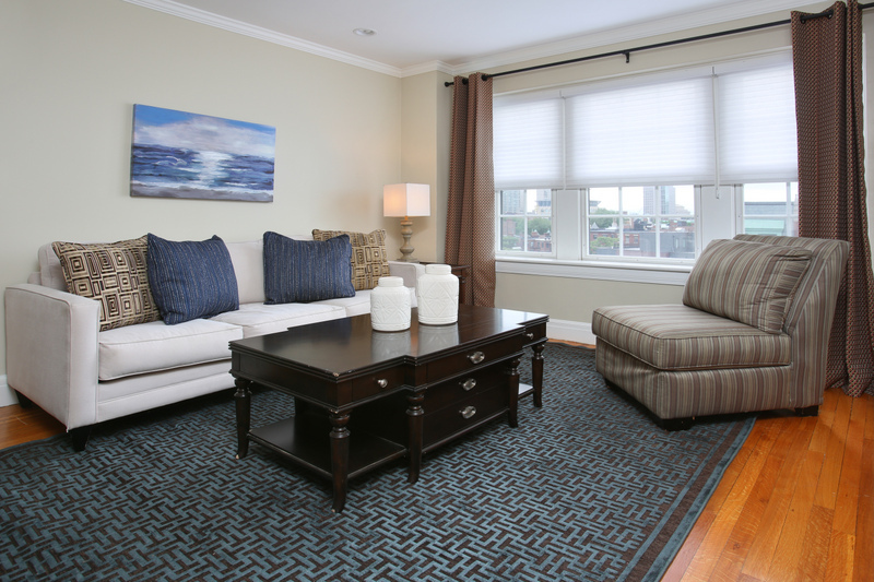 [Just Listed] Renovated, Front Facing 9th Floor Residence at the Charlesview in Back Bay!