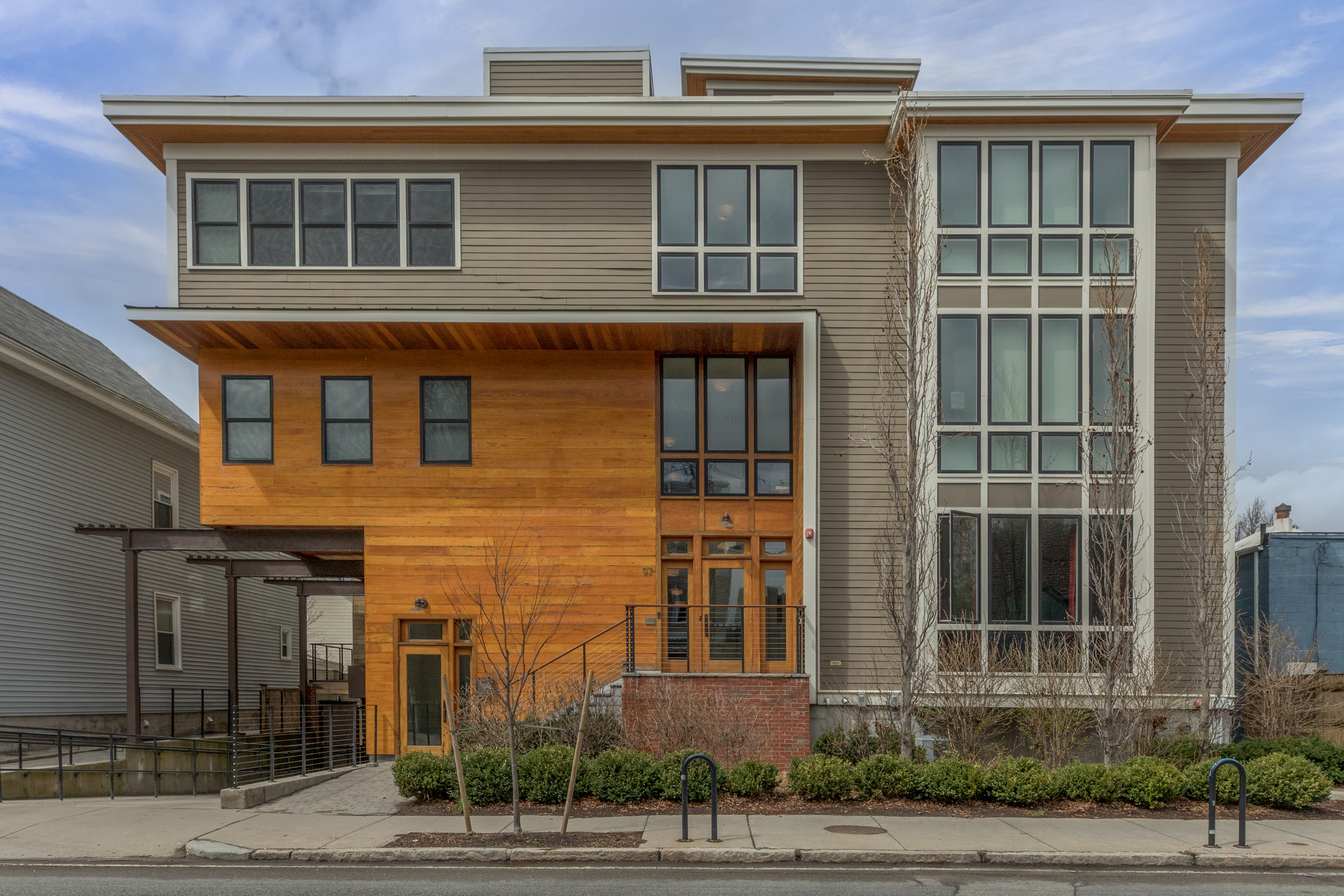Just Listed: 3 Bedroom, 2.5 Bath Contemporary Somerville Condo
