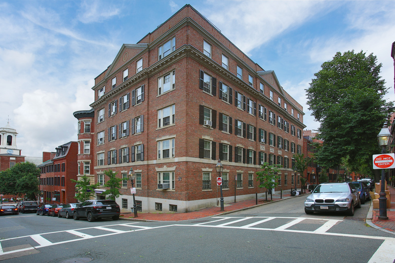 [Top Listings] Beacon Hill 2 Beds Under $1 Million!