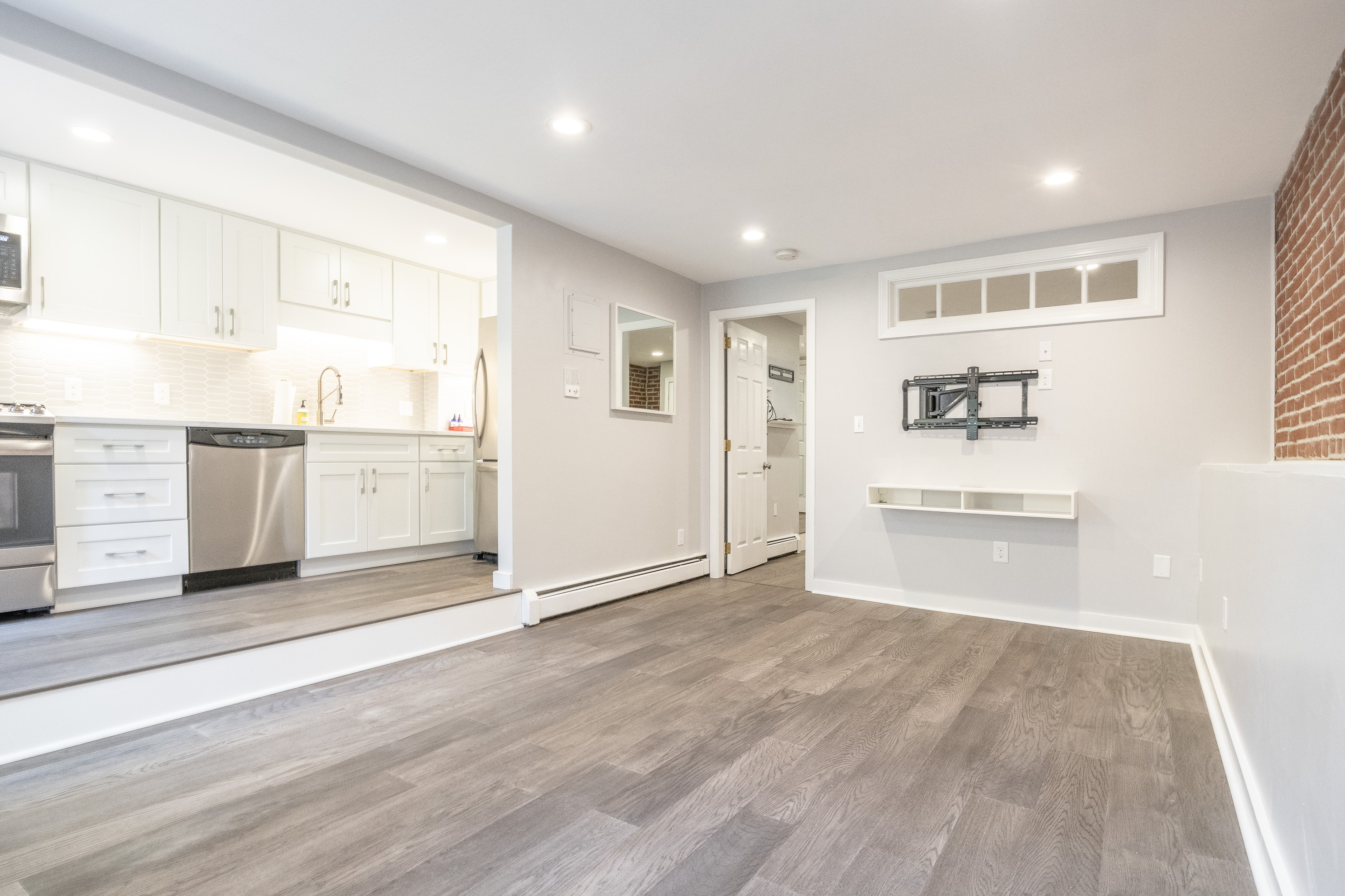 [Just Listed] Gorgeous South End One Bed with Parking