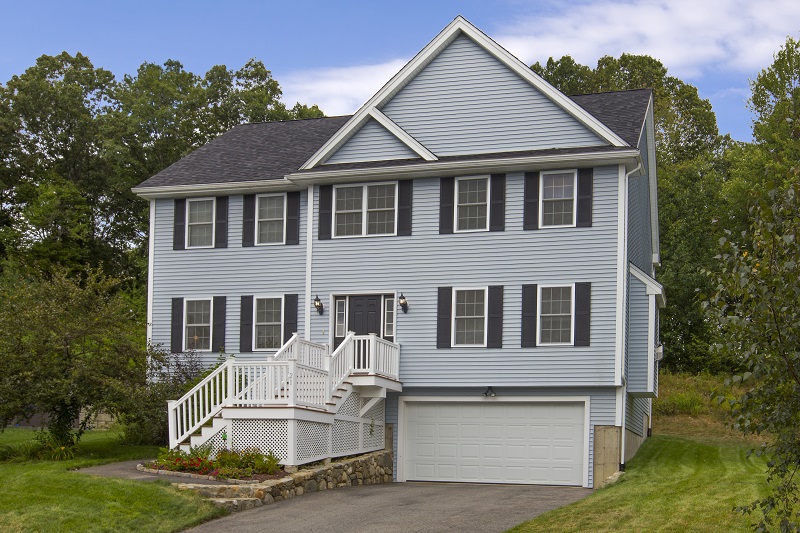 NEW TO MARKET: 4 Bed Single Family in Haverhill