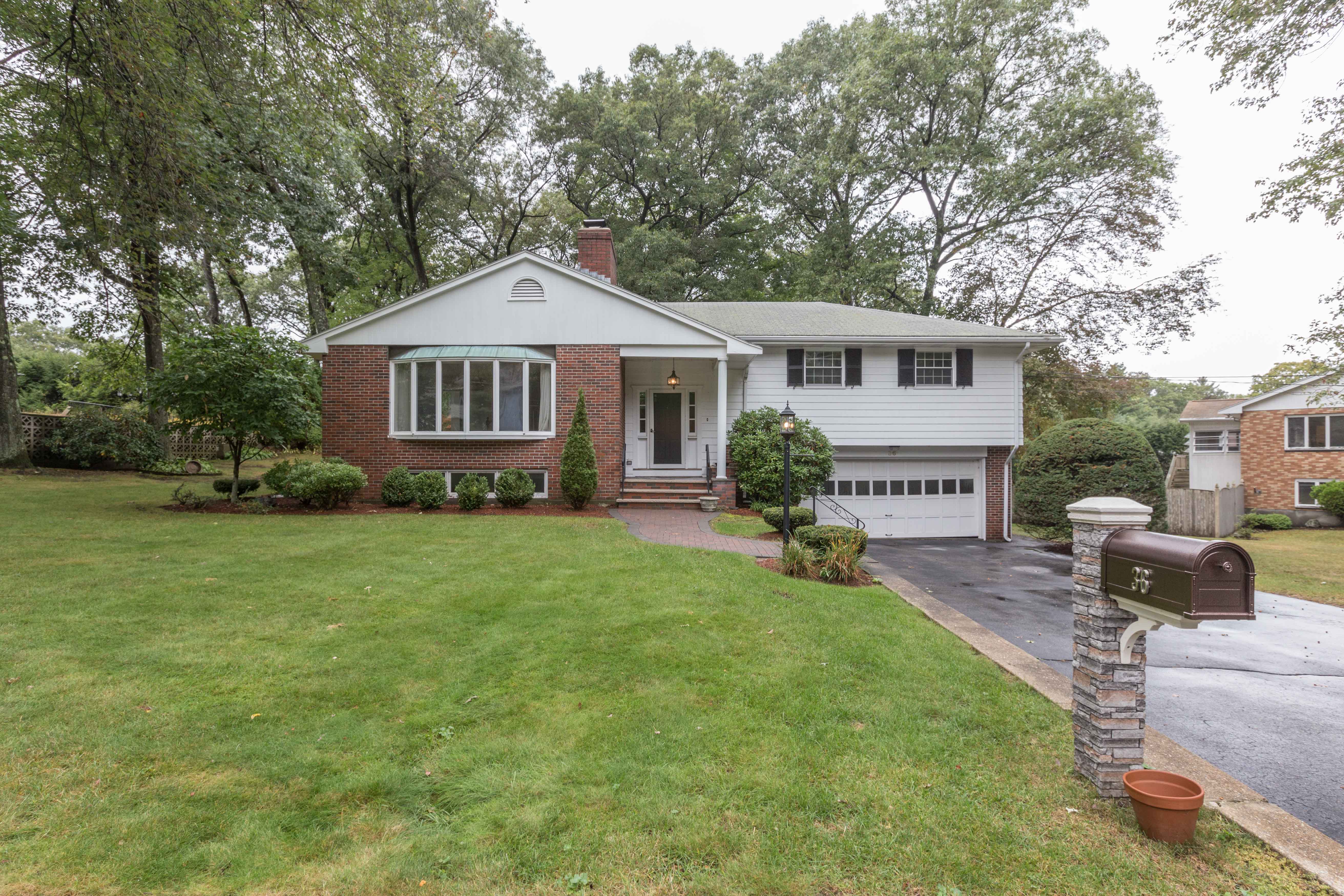 JUST LISTED: Well Maintained Single Family in Waltham